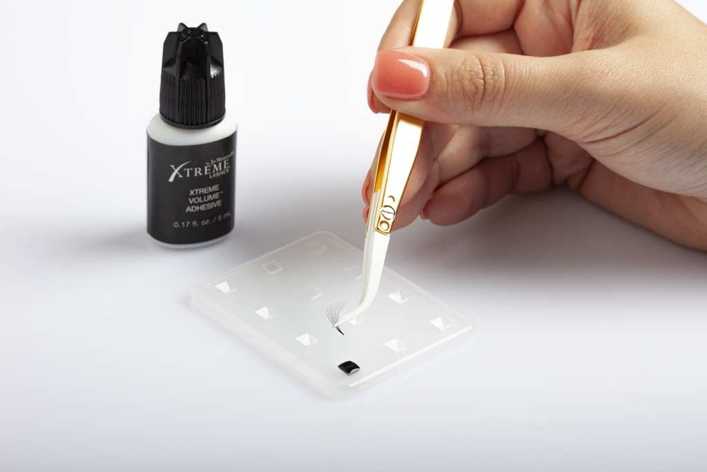 Xtreme Lashes Tweezers ProComfort® Ceramic Angled - pinsetit