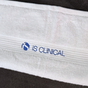 iS Clinical pyyhe logolla 50 x 70 cm