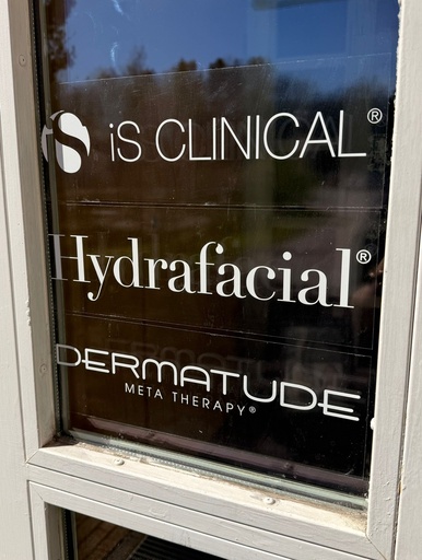 iS Clinical ikkunatarra